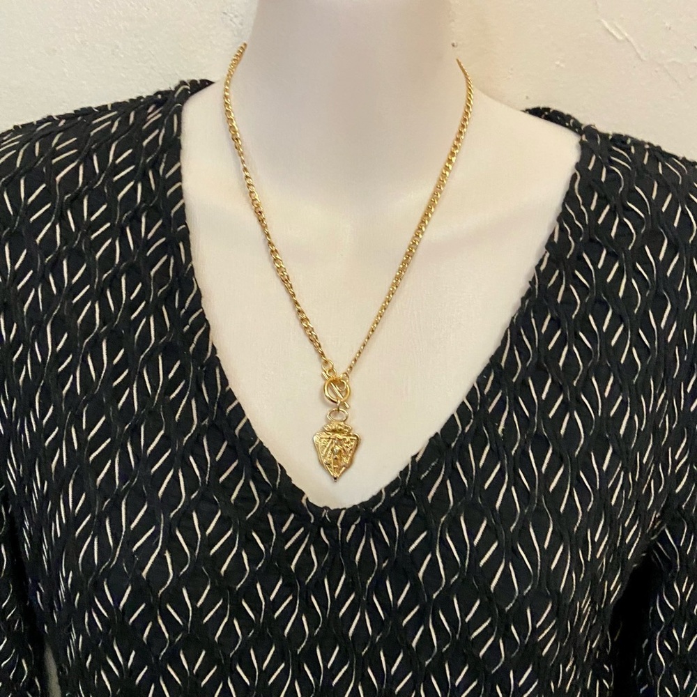 Vintage Authentic Gucci, 18in Gold Plated Charm Necklace - Picture 5 of 10